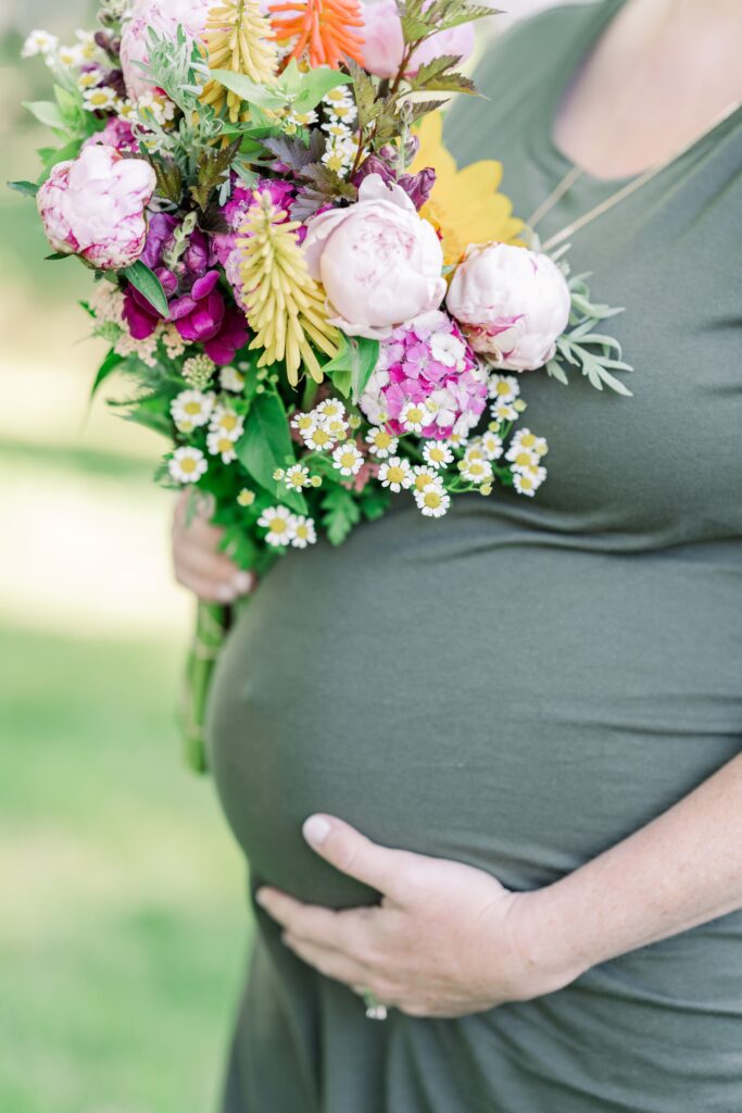 baby bump and fresh florals flemington NJ maternity session